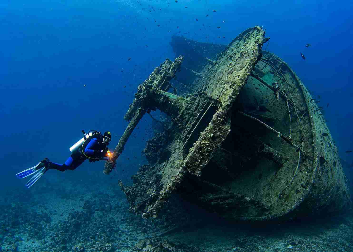 Stern and rudder lying over to port on the seabed
